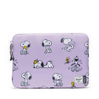 HERSCHEL X PEANUTS ANCHOR 14 INCH SLEEVE